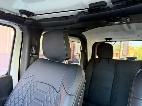 Used 2018 Jeep Wrangler Sport AWD/4WD image 6