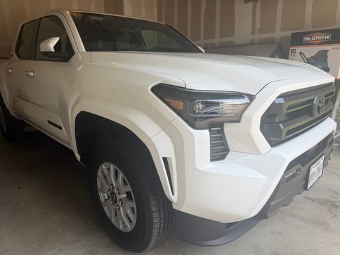 Used 2026 Toyota Tacoma SR5 AWD/4WD image 14