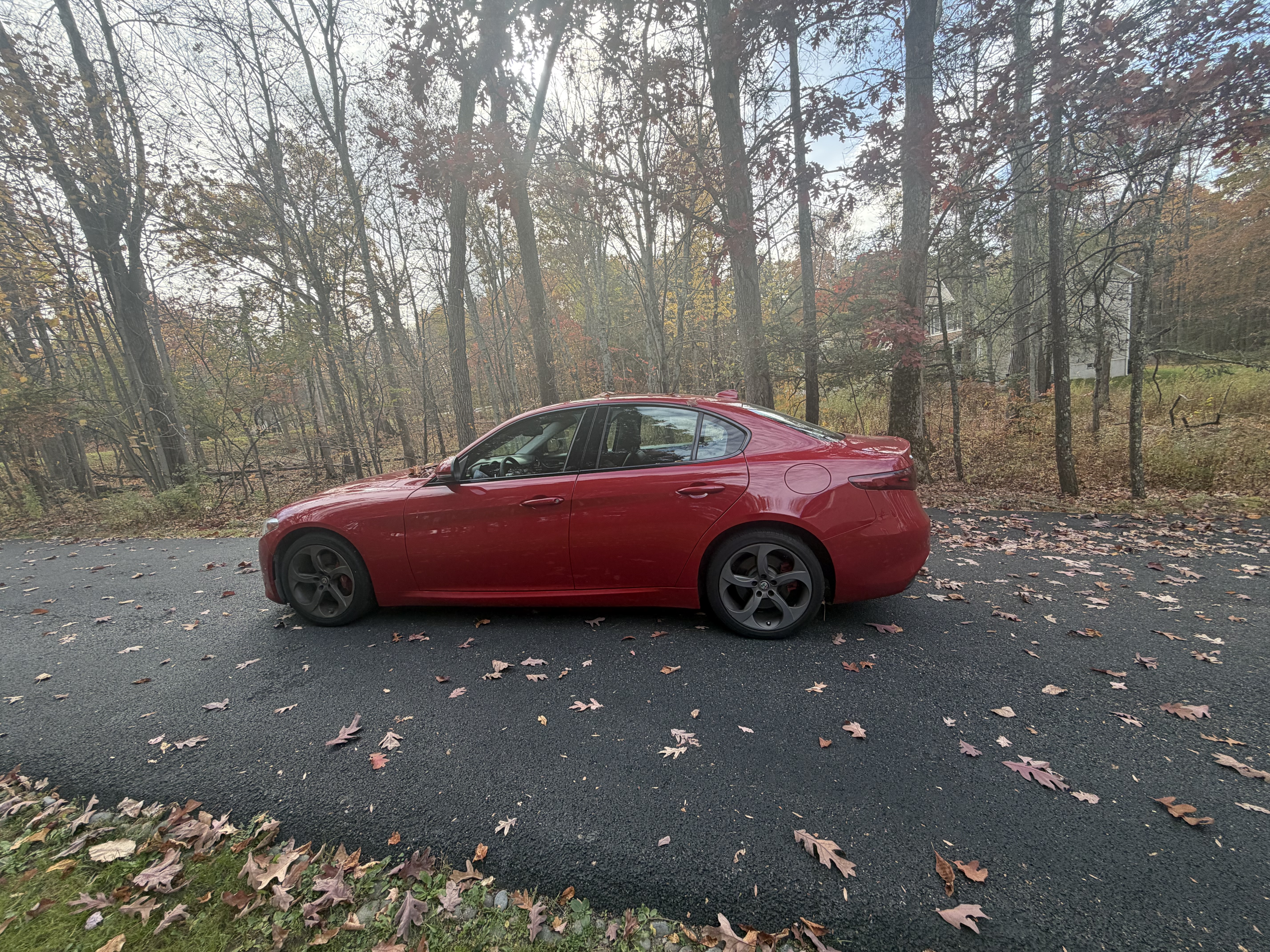 Used 2017 Alfa Romeo Giulia AWD w/ Sport Appearance Package image 10
