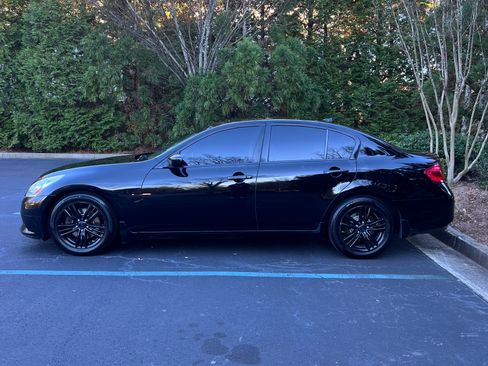 Used 2011 INFINITI G37 Journey w/ Premium Pkg image 11