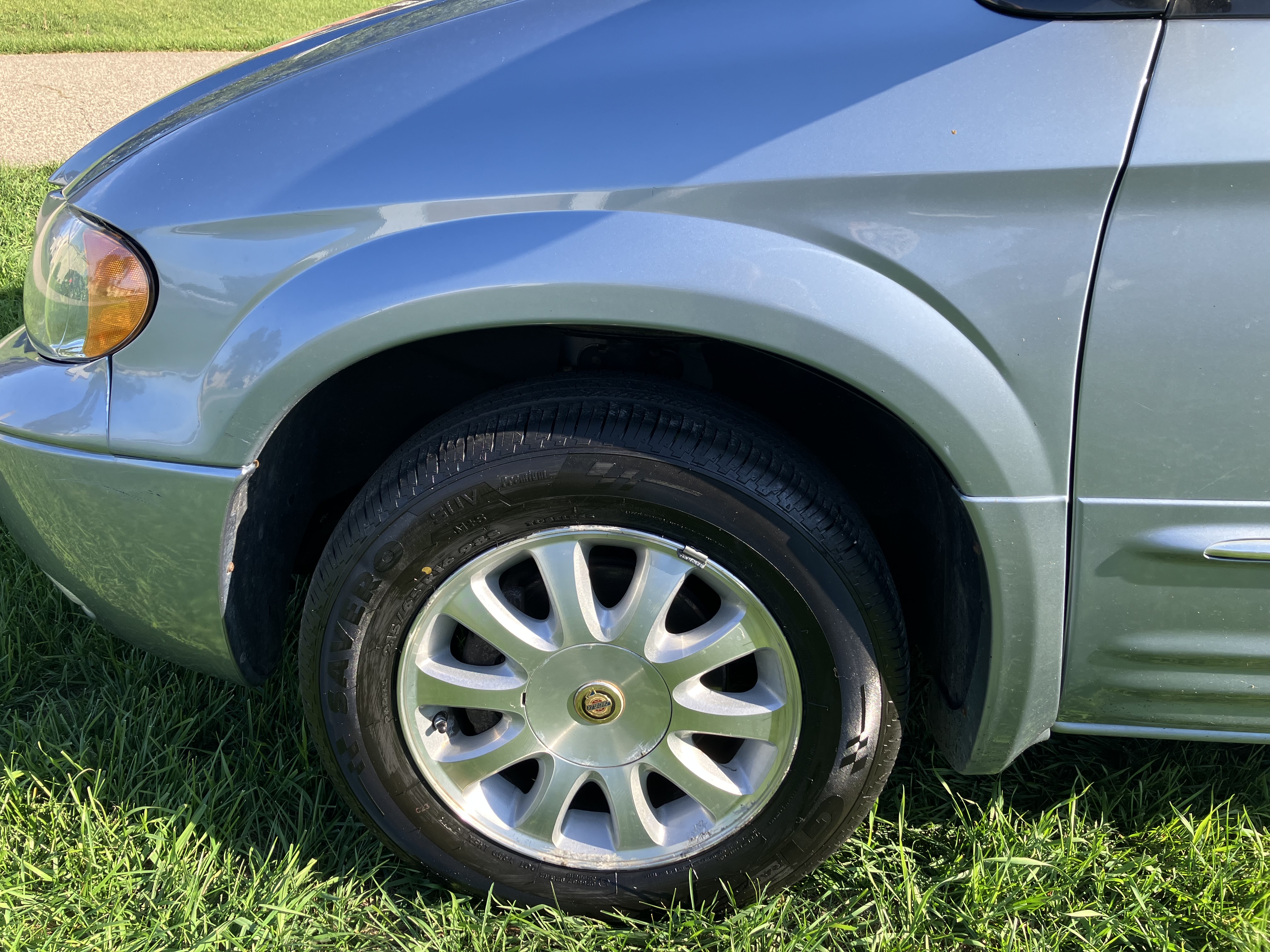 Used 2002 Chrysler Town & Country LXi FWD image 8