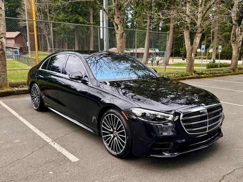 Used 2021 Mercedes-Benz S 580 4MATIC Sedan image 2