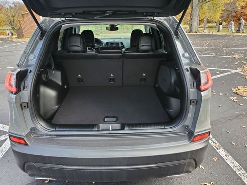 Used 2022 Jeep Cherokee Latitude Lux w/ Sun & Sound Group image 5