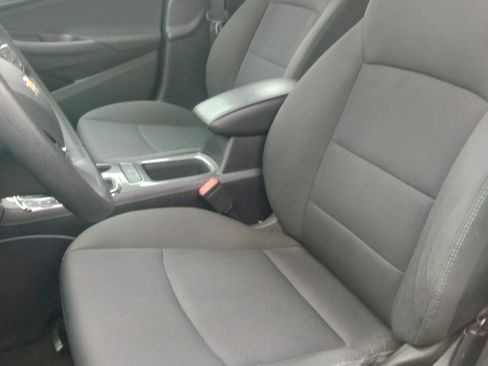 Used 2017 Chevrolet Cruze LT image 9