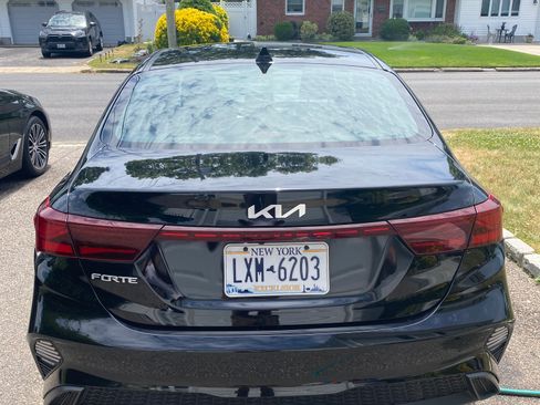 Used 2023 Kia Forte LXS FWD image 8