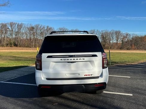 Used 2024 Chevrolet Suburban RST w/ Luxury Package image 10