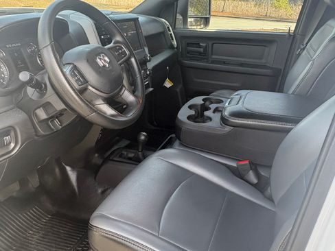 Used 2024 RAM 2500 Tradesman w/ Chrome Appearance Group image 8
