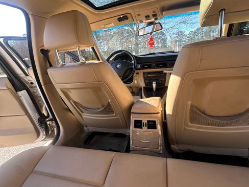 Used 2006 BMW 325i Sedan image 9