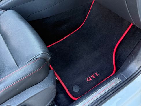 Used 2017 Volkswagen GTI Autobahn image 9