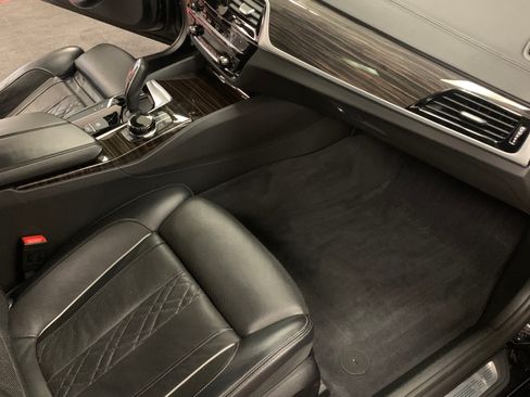 Used 2018 BMW M550i xDrive image 5