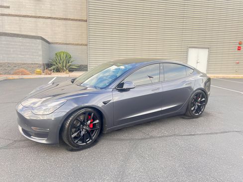 Used 2022 Tesla Model 3 Performance image 5