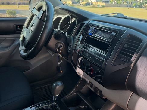 Used 2012 Toyota Tacoma 4x4 Regular Cab image 11