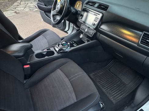 Used 2019 Nissan Leaf SV w/ SV Technology Package image 20