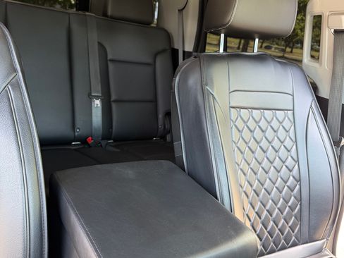 Used 2018 Chevrolet Tahoe 4WD image 13