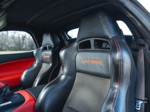 Used 2004 Dodge Viper SRT-10 image 22