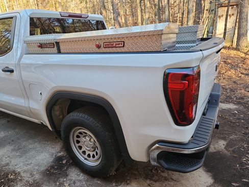 Used 2022 GMC Sierra 1500 Pro w/ Pro Value Package image 9