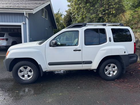 Used 2013 Nissan Xterra S image 5