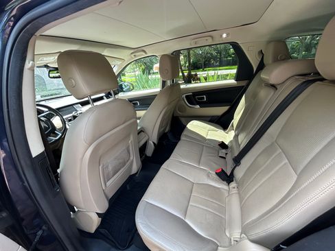 Used 2017 Land Rover Discovery Sport HSE image 9