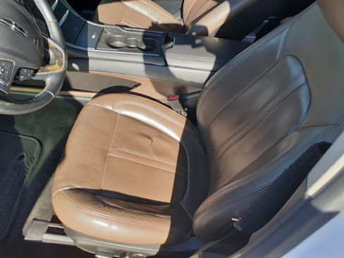 Used 2016 Lincoln MKZ image 11