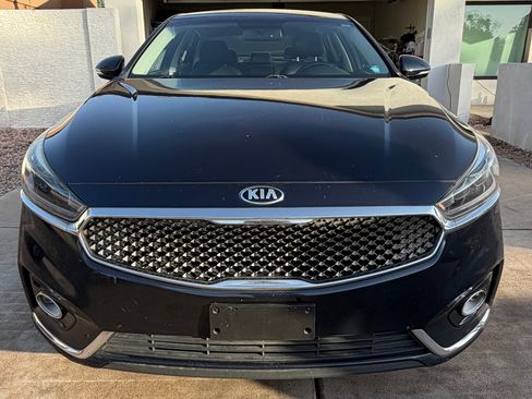 Used 2017 Kia Cadenza Premium w/ Luxury Package image 2
