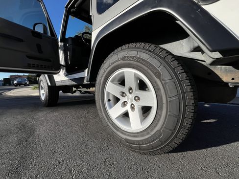 Used 2005 Jeep Wrangler Rubicon w/ Security Group image 6