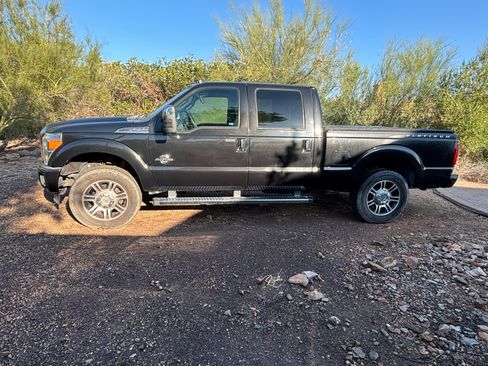 Used 2015 Ford F250 Platinum w/ FX4 Off-Road Package image 4
