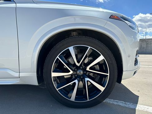 Used 2018 Volvo XC90 T8 Momentum w/ Convenience Package AWD/4WD image 13
