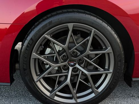 Used 2022 Ford Mustang GT Premium w/ Equipment Group 401A RWD image 5