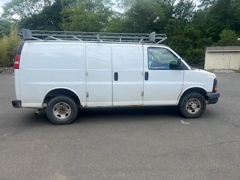 Used 2013 Chevrolet Express 2500 RWD image 2