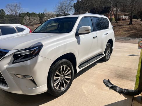 Used 2022 Lexus GX 460 Luxury w/ Accessory Package image 14