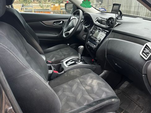 Used 2016 Nissan Rogue SV w/ SV Moonroof Package image 8