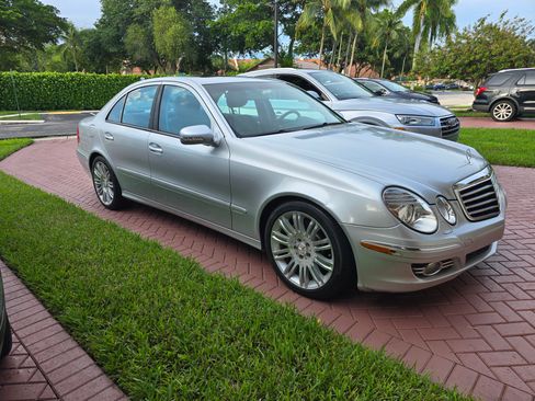 Used 2007 Mercedes-Benz E 350 Sedan image 2