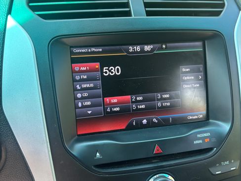 Used 2013 Ford Explorer XLT FWD image 13