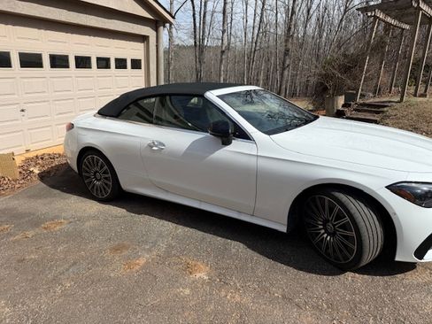 Used 2025 Mercedes-Benz CLE 450 4MATIC Cabriolet image 9