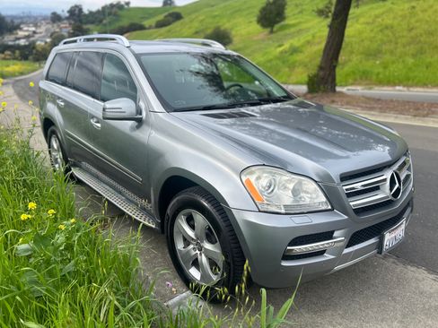 Used 2012 Mercedes-Benz GL 450 4MATIC image 2