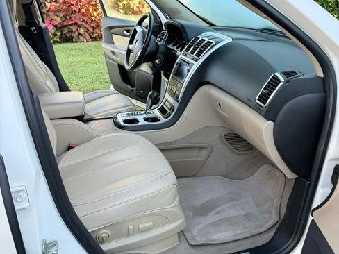 Used 2011 GMC Acadia SLT w/ LPO, 'HIT The Road' Package image 17