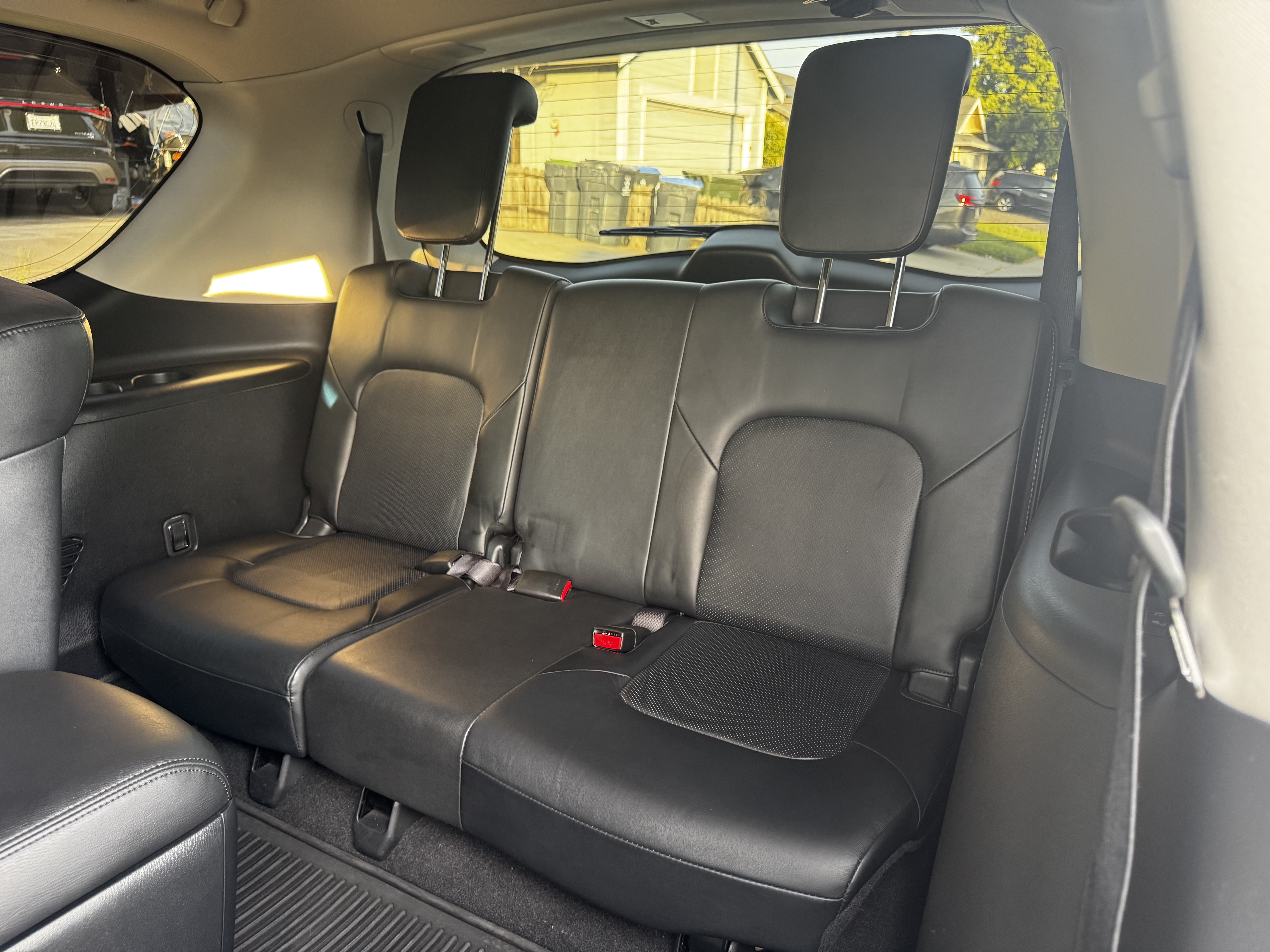 Used 2013 INFINITI QX56 4WD w/ Deluxe Touring Pkg image 27