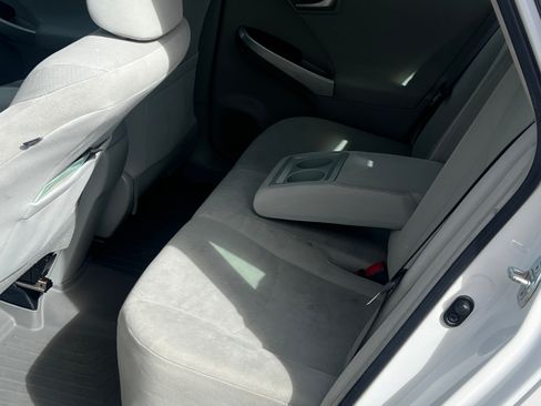 Used 2014 Toyota Prius Three image 8