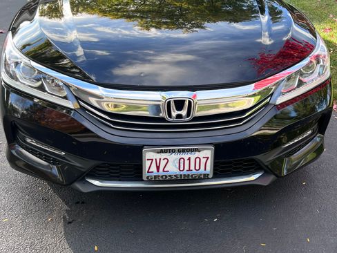 Used 2017 Honda Accord Sport Special Edition image 4