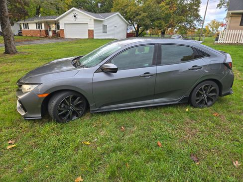 Used 2018 Honda Civic Sport image 4