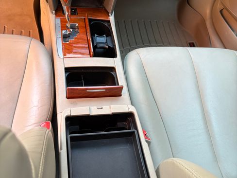 Used 2011 Toyota Camry XLE image 11