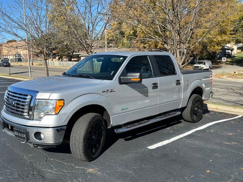 Used 2012 Ford F150 XLT w/ XLT Chrome Pkg image 5