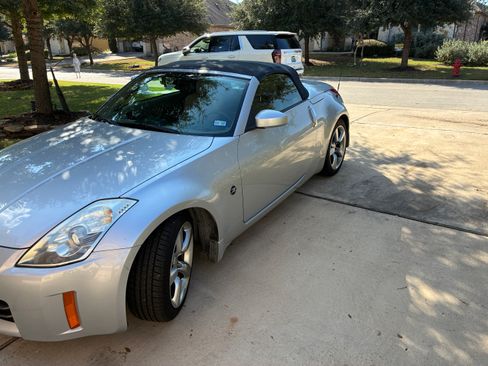 Used 2006 Nissan 350Z Touring image 9