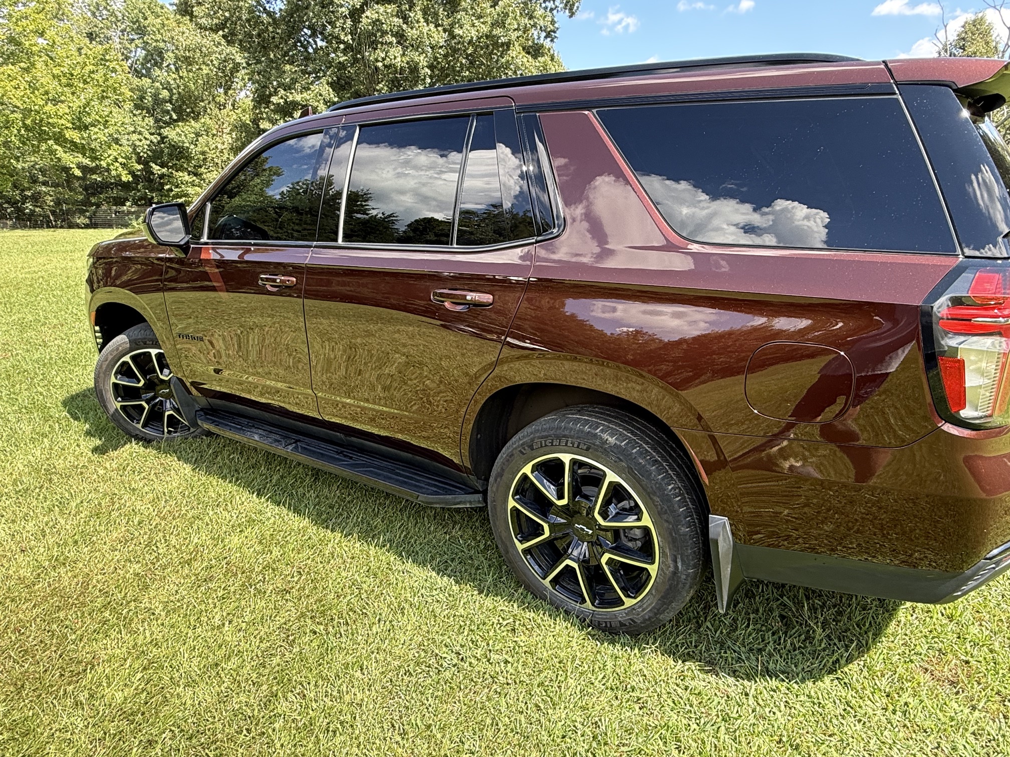Used 2023 Chevrolet Tahoe RST RWD image 4