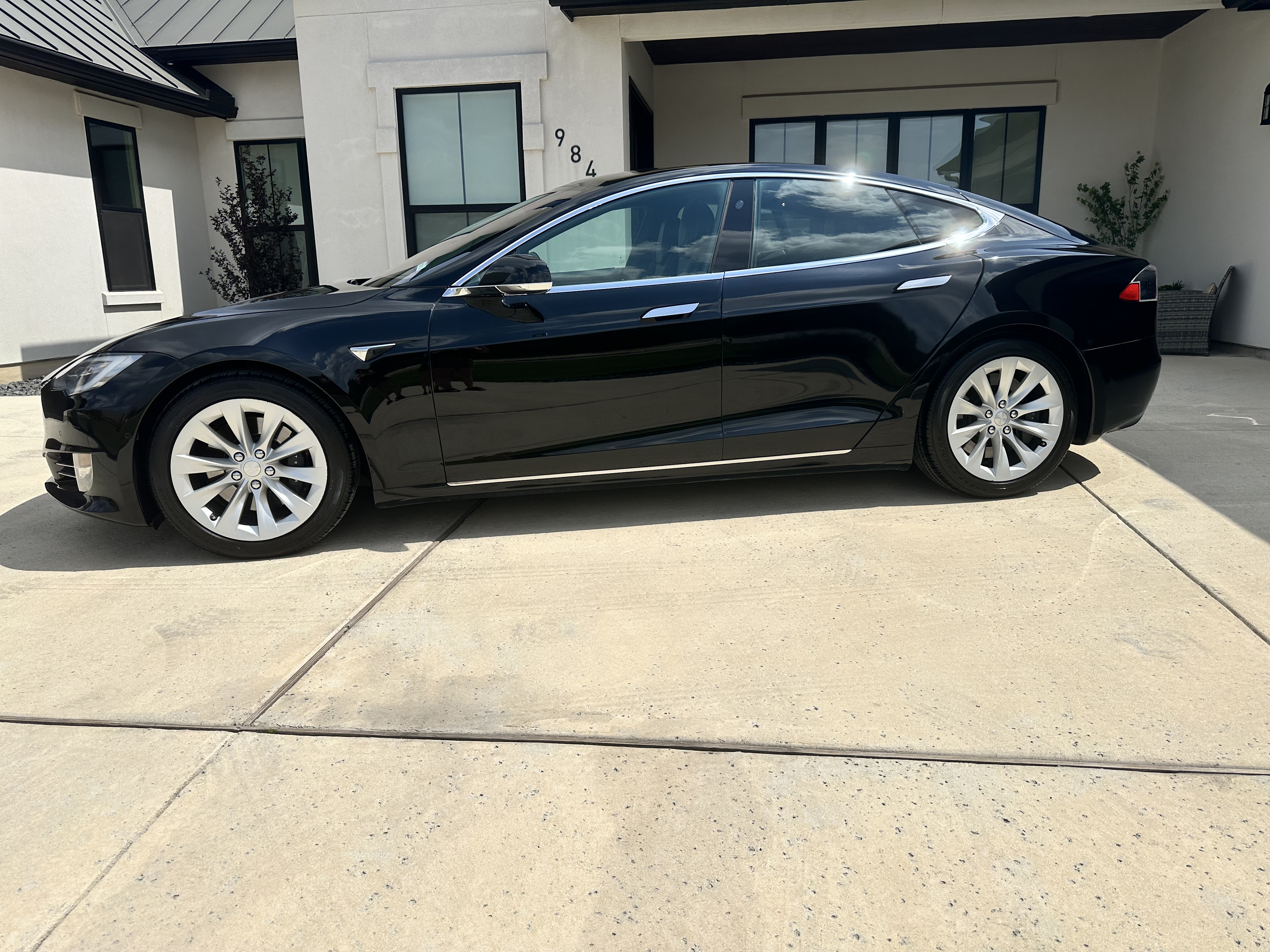 Used 2018 Tesla Model S 75D AWD/4WD image 1