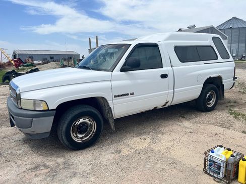 Used 2001 Dodge Ram 1500 Truck 2WD Regular Cab image 1