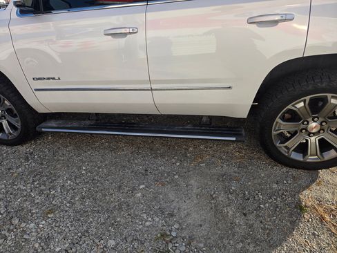 Used 2017 GMC Yukon Denali w/ Open Road Package image 6