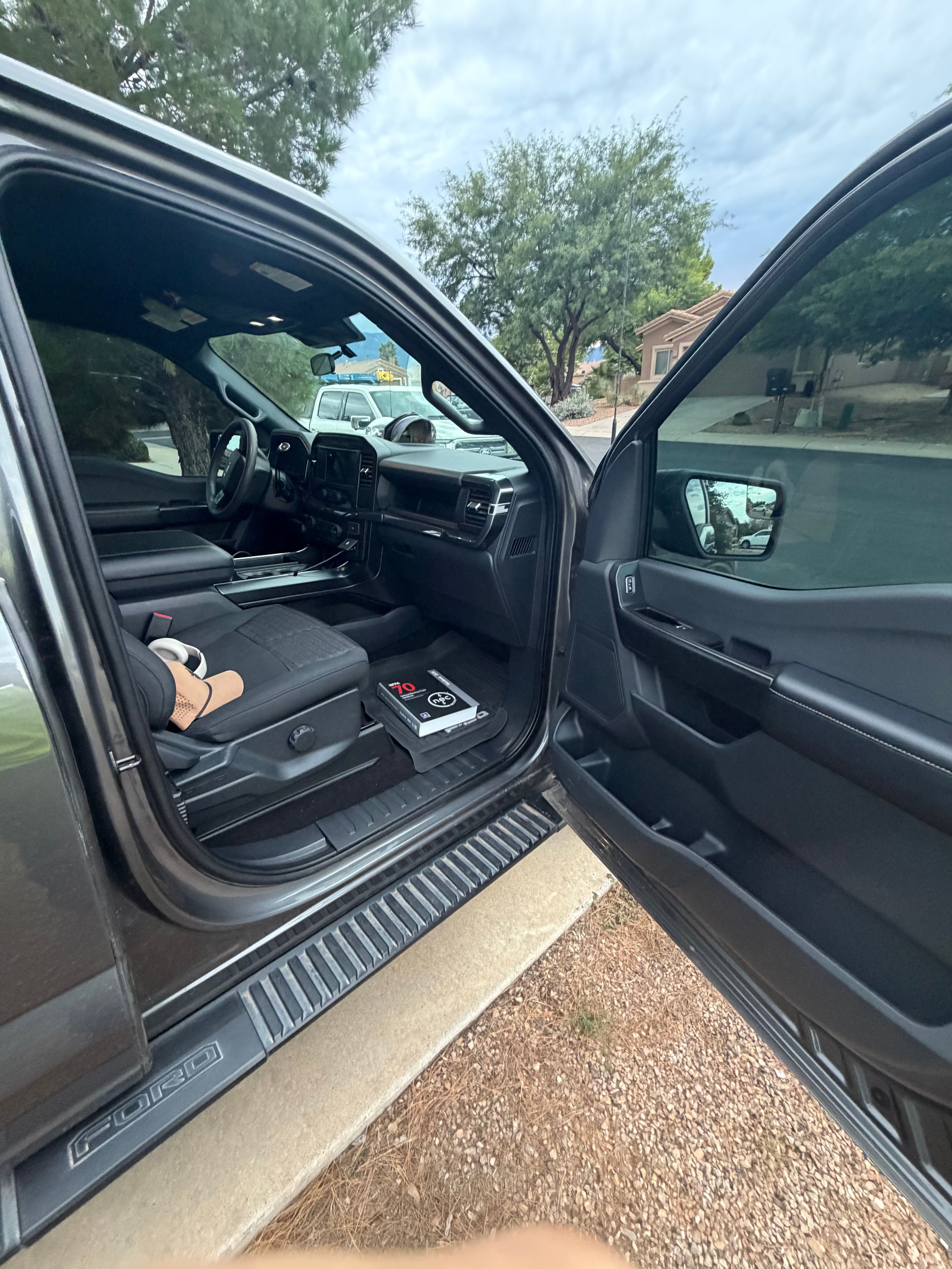 Used 2022 Ford F150 XL w/ STX Appearance Package AWD/4WD image 6