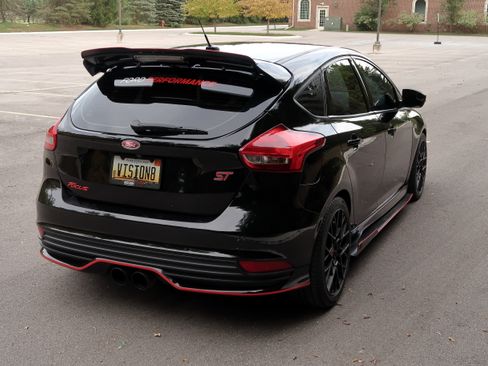 Used 2017 Ford Focus ST w/ Equipment Group 402A FWD image 14