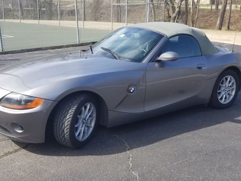 Used 2004 BMW Z4 2.5i image 11